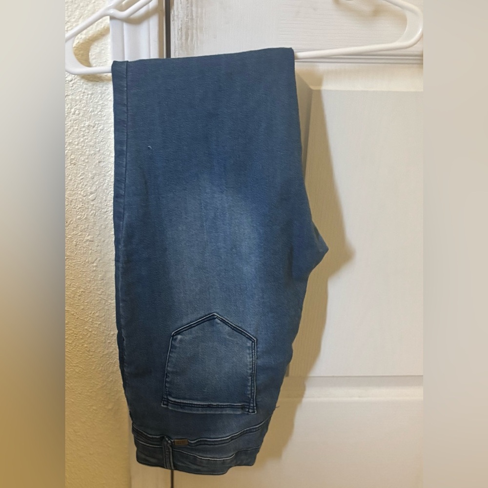 1822 Denim Classic Blue Jeans